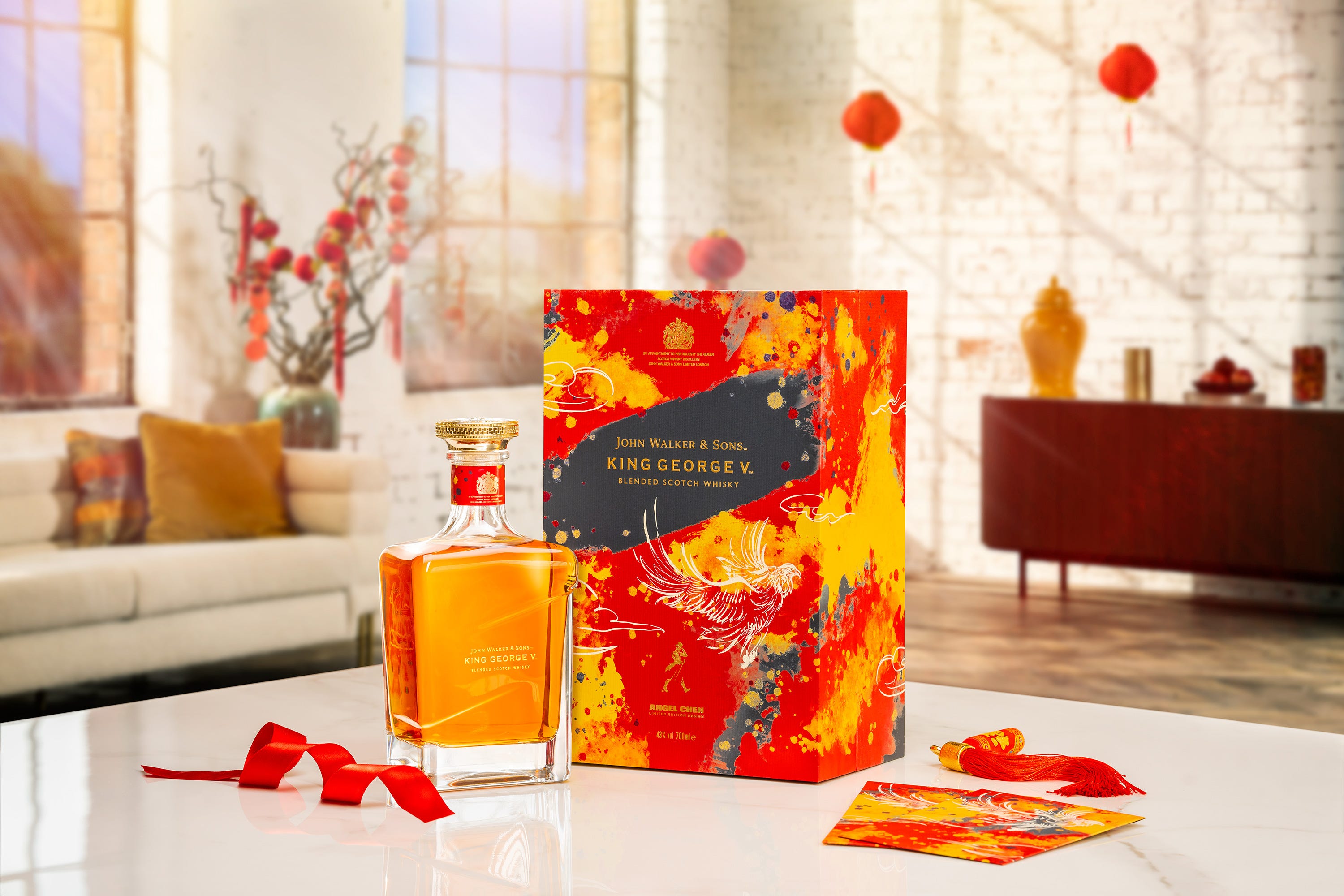 ジョニーウォーカー」から、新年を祝うデザインボトルが数量限定で登場