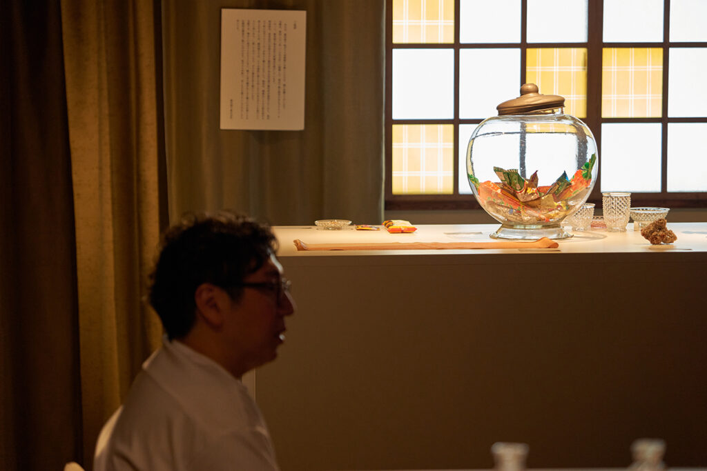 ぼってり美しい 薄紫の地球瓶 菓子瓶 菓子びん ガラス 昭和レトロ