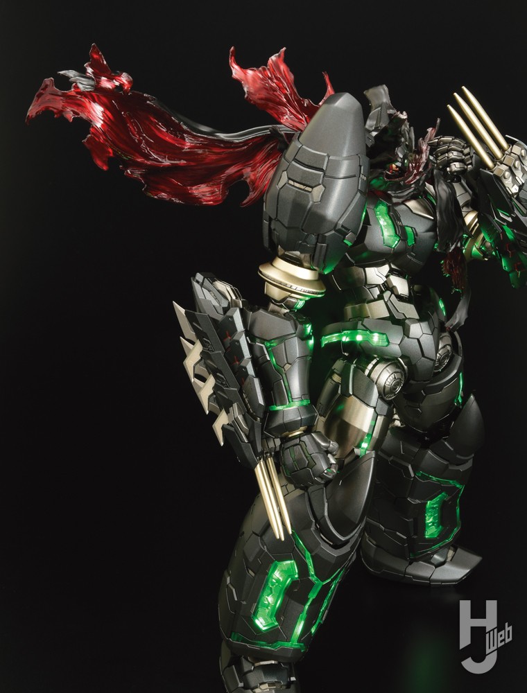 黒いカラーリングに身を包んだ真ゲッター「真ゲッター1 ブラック」が