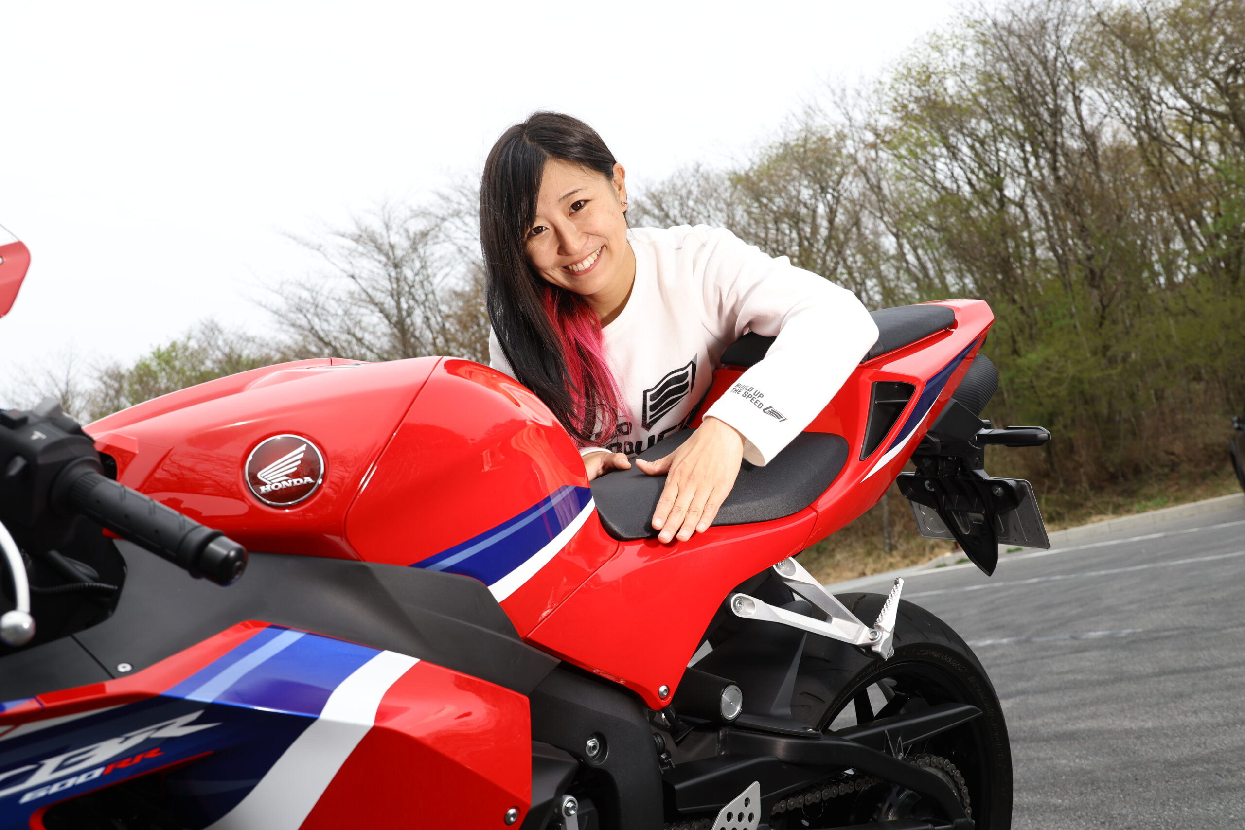 レーシング女子岡崎静夏の『いつもバイクで!』【CBR600RR編】勝つため