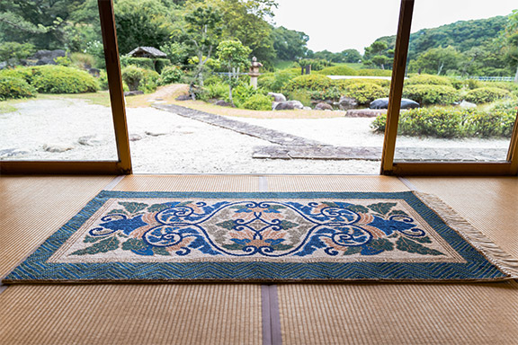 鍋島隆山作 色鍋島牡丹草花紋 高さ:33cm径22.5cm 径口15cm 鍋島 | 畑萬