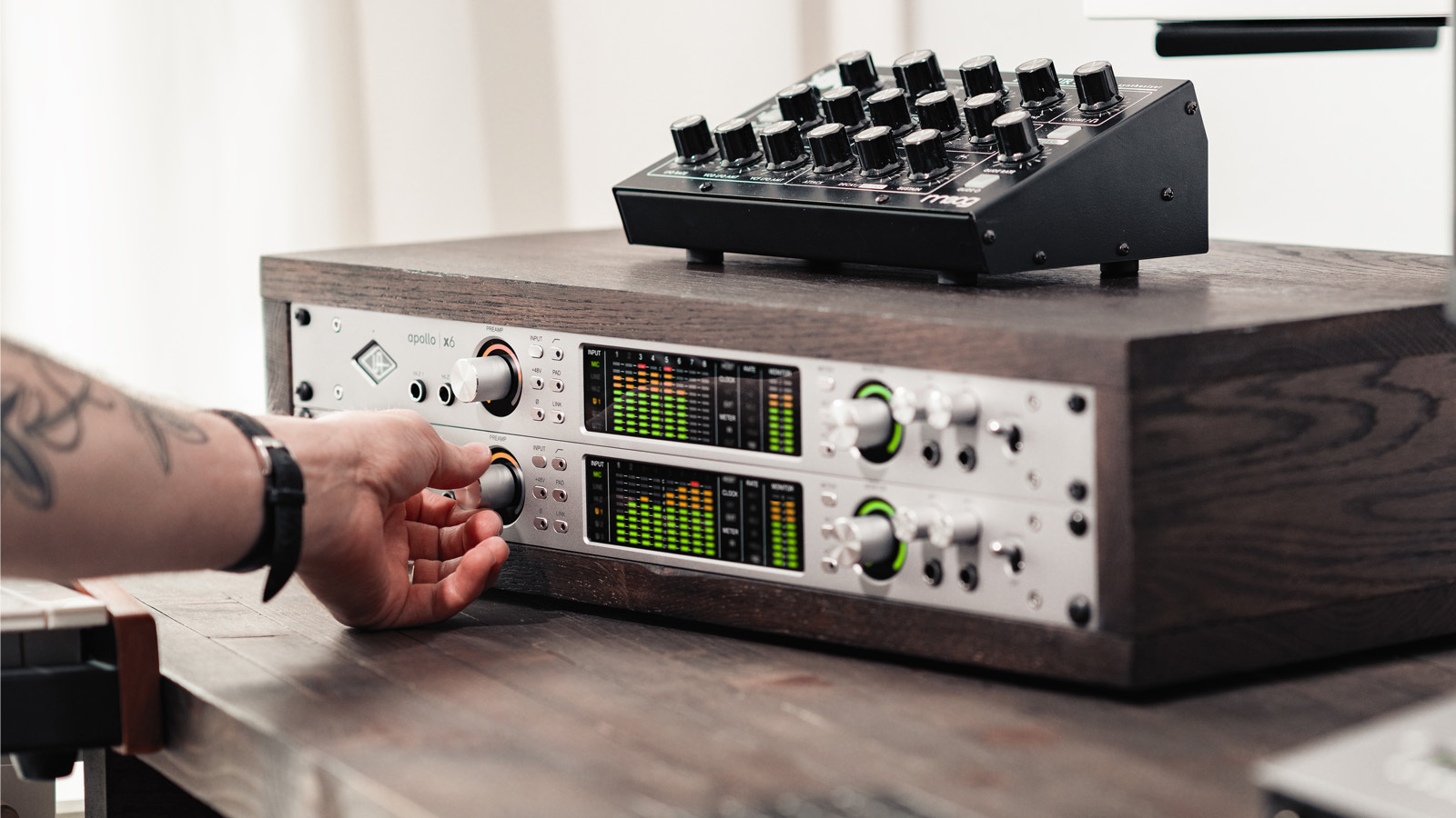 Apollo x6 | Gen 2 - Universal Audio | Hookup, Inc.