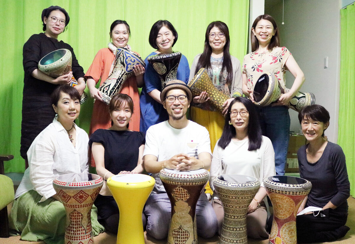 アラブを代表する打楽器、1台で色々な音が出せる ダルブッカ（アラブ