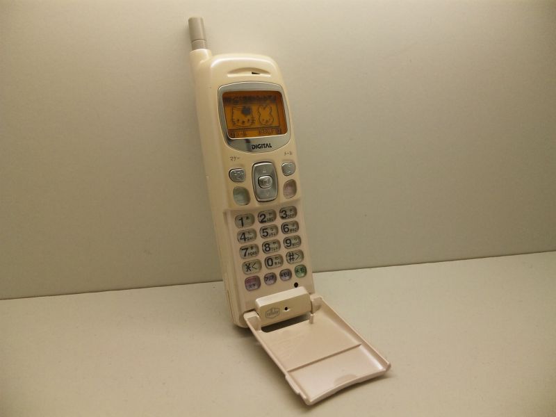 セルラーD202Kハローキティモックアップ 展示用模型ガラケー