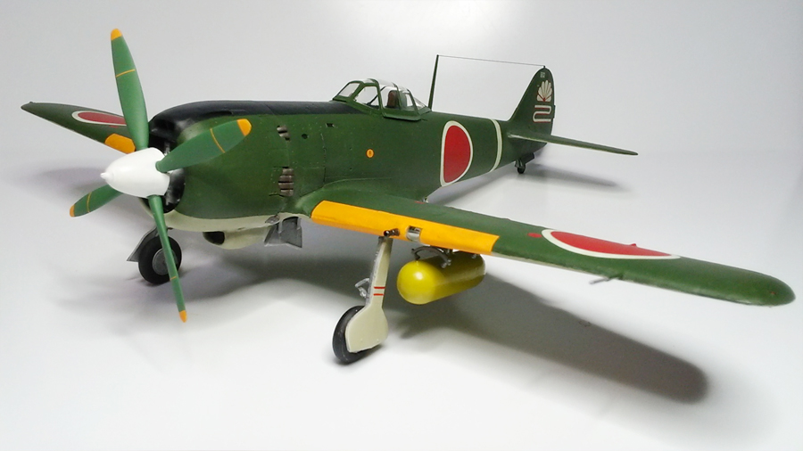 ハセガワ1/48日本陸軍四式戦闘機「疾風」完成品 Amazon | ハセガワ 1