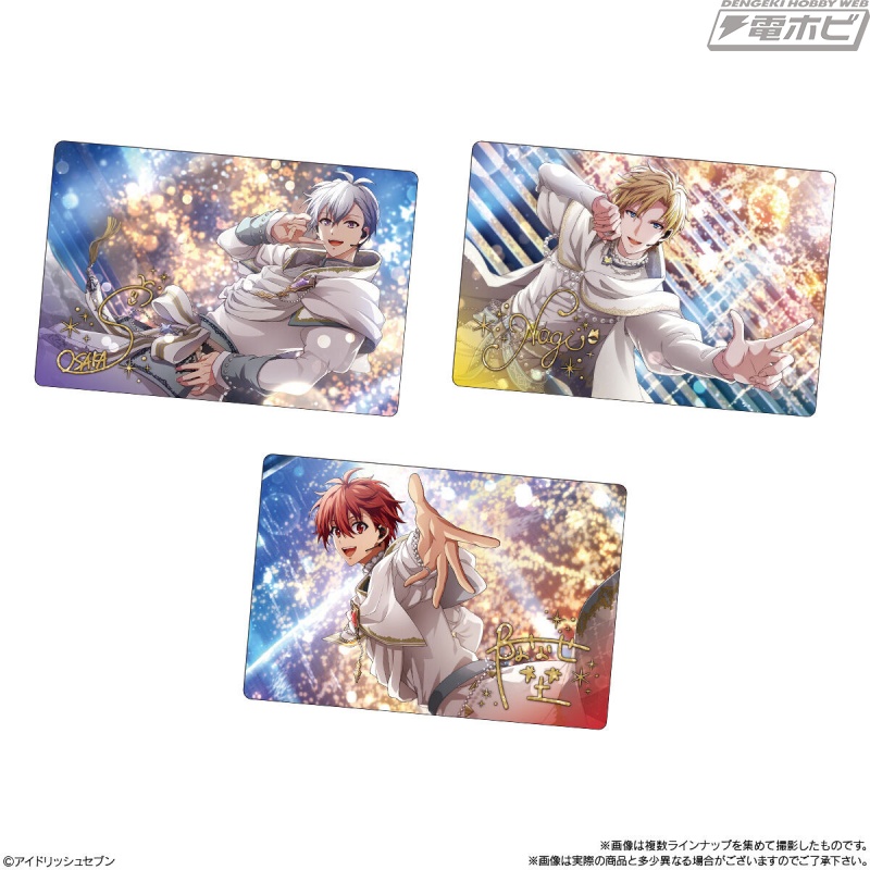 華やかな「BEYOND THE PERiOD」ビジュアルのカードは箔押しサイン入り