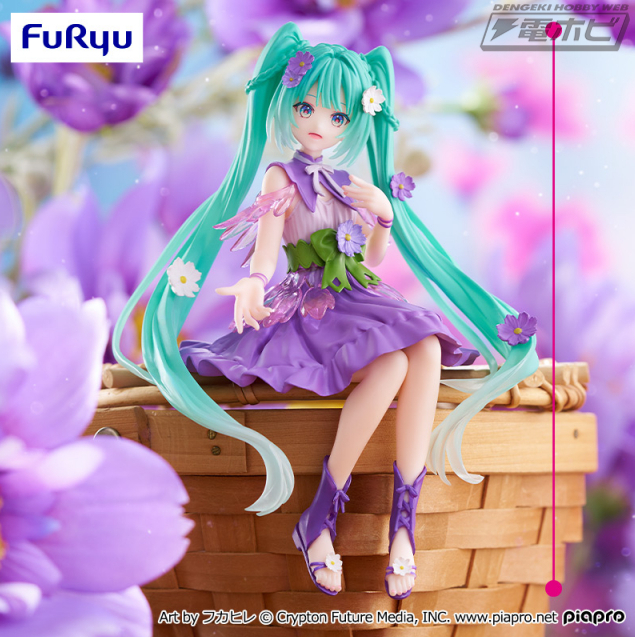 秋風に揺れる紫のコスモスをイメージした「初音ミク」が、幻想的な妖精