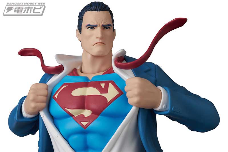 パーツ差し替えでスーパーマンへの変身シーンを再現！『BATMAN: HUSH