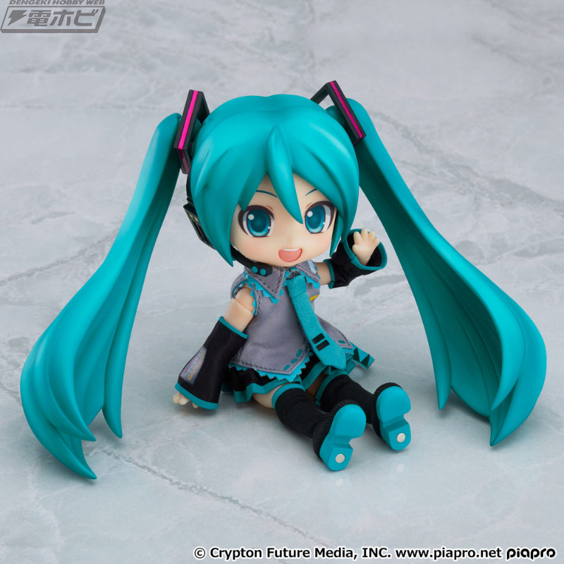歌姫のかわいさだけでなく着せ替えも楽しめる！初音ミクが