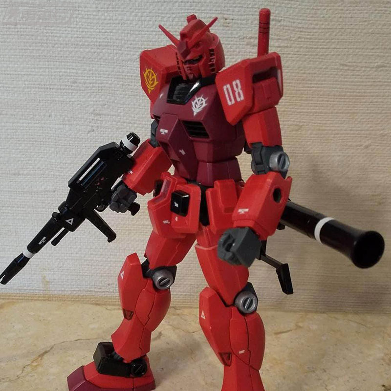 紫にこだわった強化型ZZガンダムに、重厚感あふれる黒立ち上げ塗装の