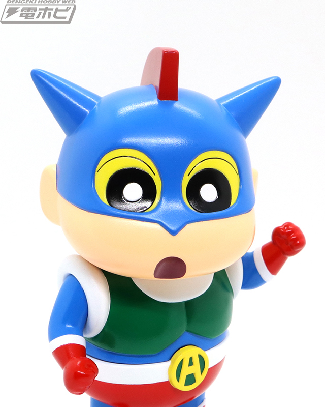 クレヨンしんちゃん』アクション仮面コスチュームに身を包んだ