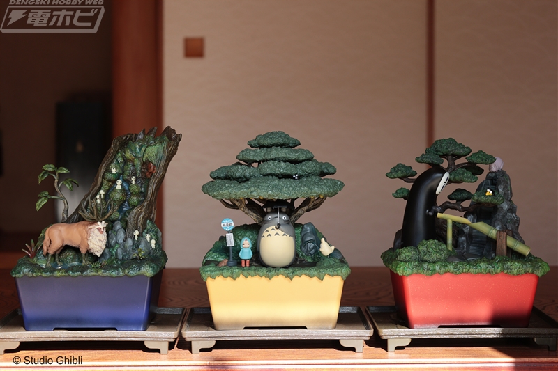 バス停で雨宿りするトトロやシシ神の森の情景が再現！盆栽風インテリア