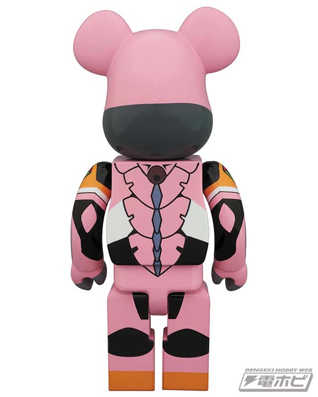 エヴァンゲリオン2号機とエヴァンゲリオン8号機β、2体のエヴァが特大