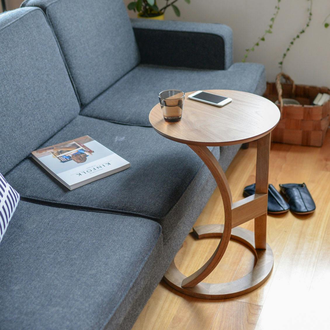 木のサイドテーブル - 北欧、暮らしの道具店