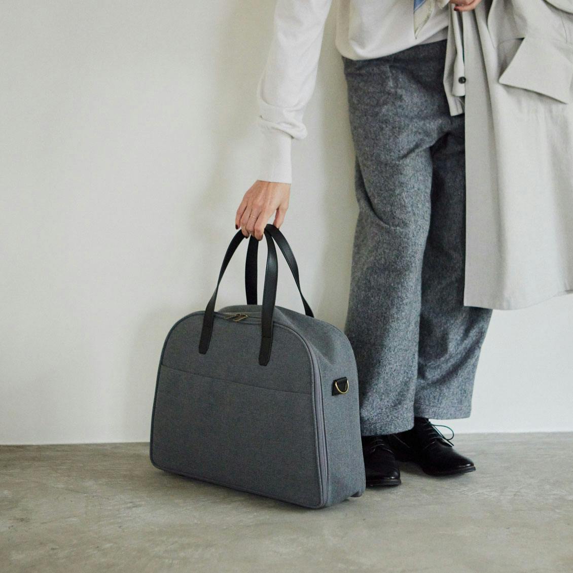 憧れを連れていく」スーツケースみたいに使えるボストンバッグ