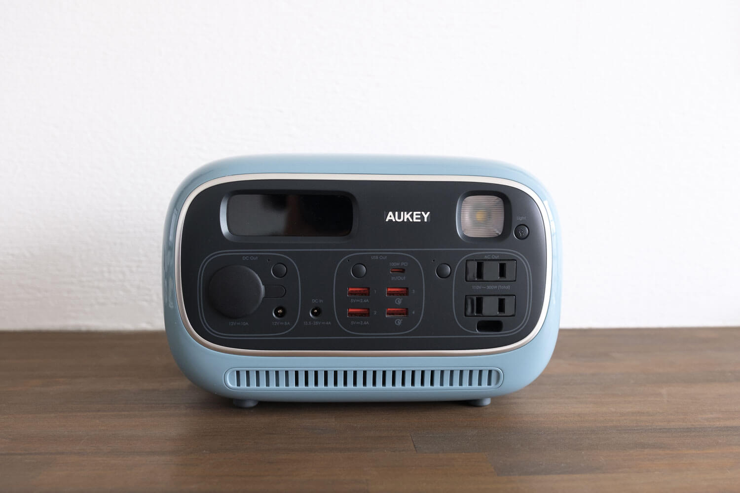 レビュー】AUKEY Power Studio 300は暮らしにもなじむレトロデザインの