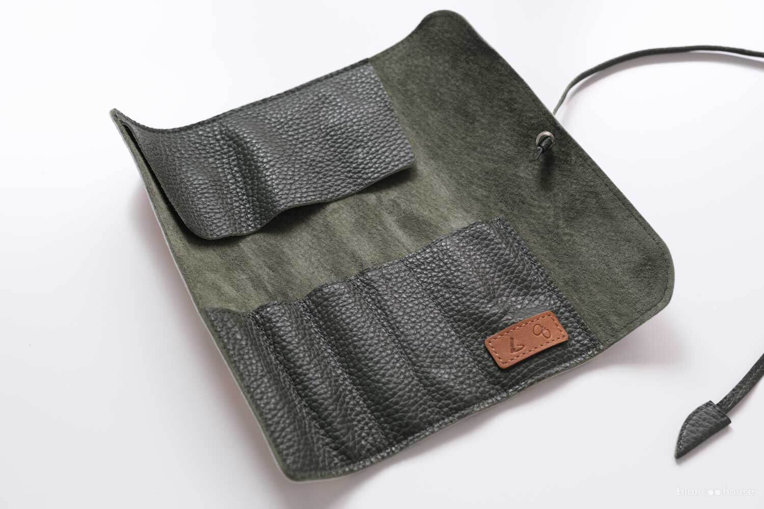 レビュー】土屋鞄×ミナペルホネンの限定レザーロールペンケースが