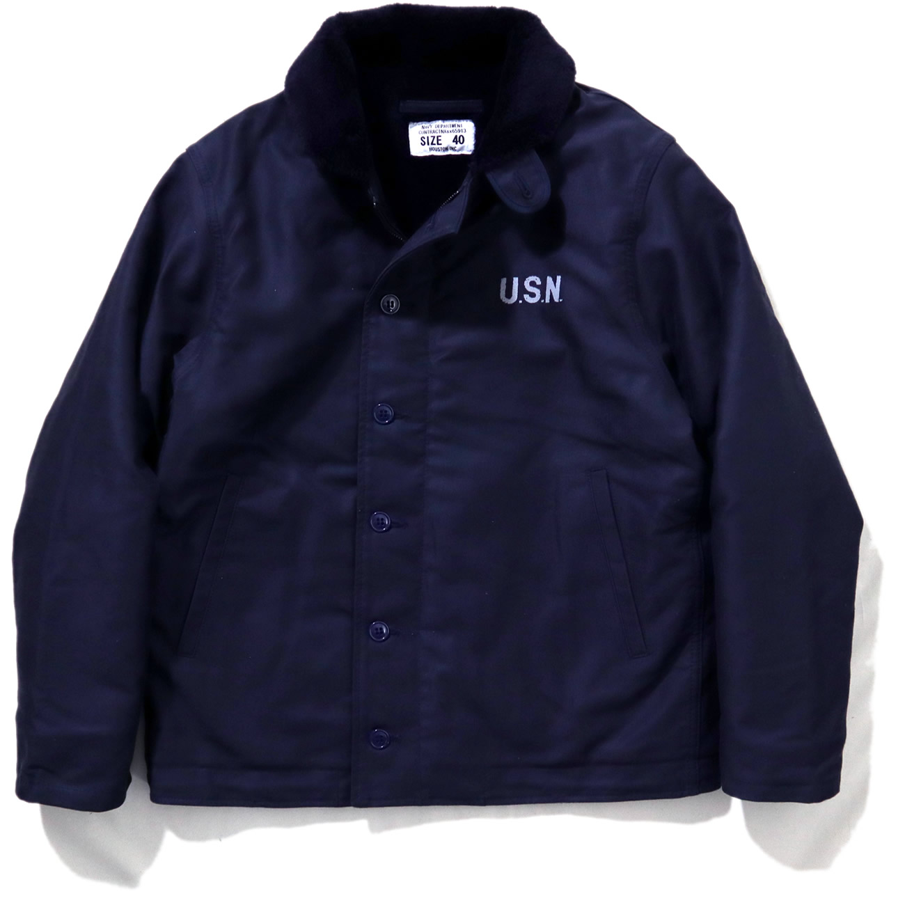 ボディと同系色の裏ボアを配した新しい『N-1デッキジャケット