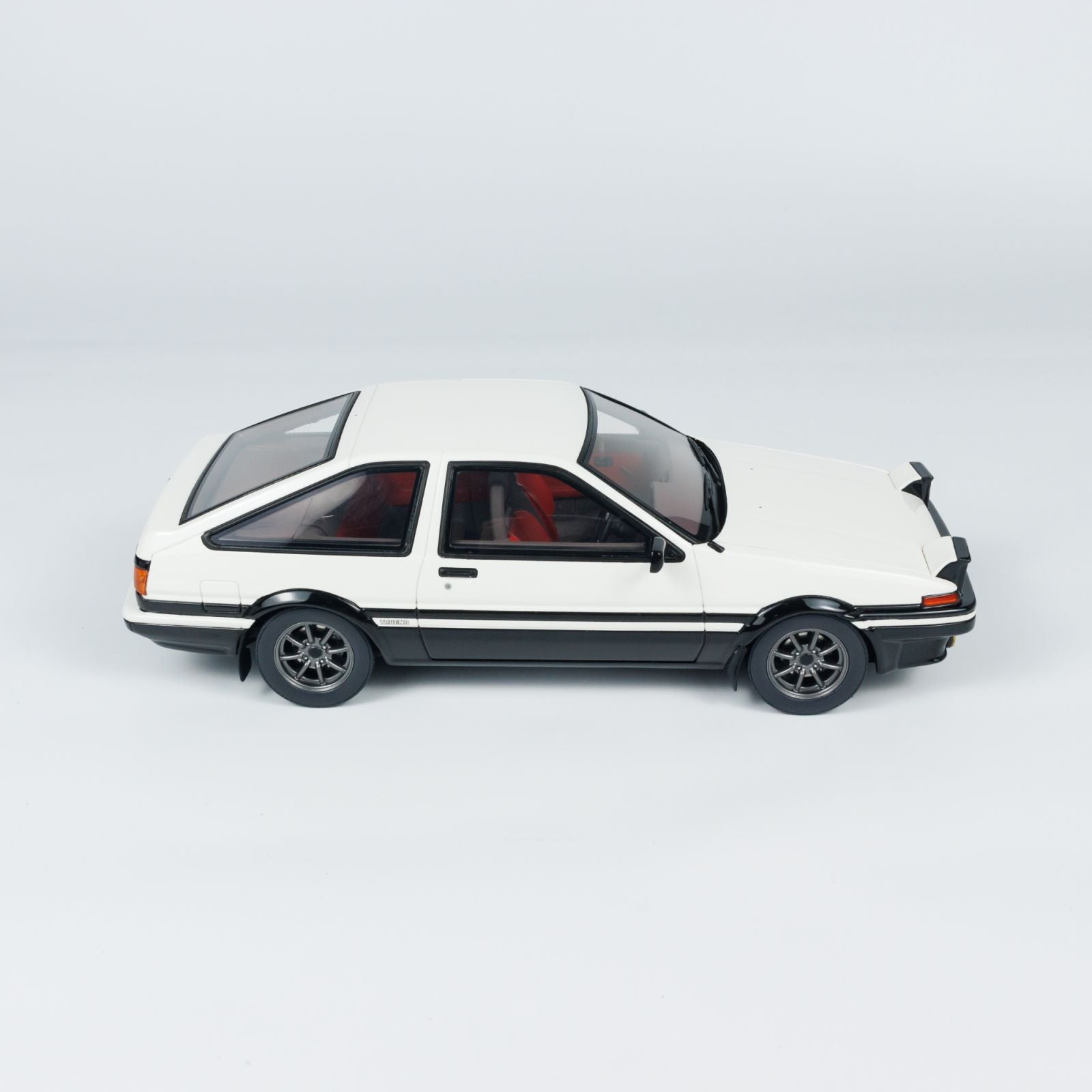 OttO 1:18 TOYOTA SPRINTER TRUENO AE86 WHITE OT444B – Horizon Diecast