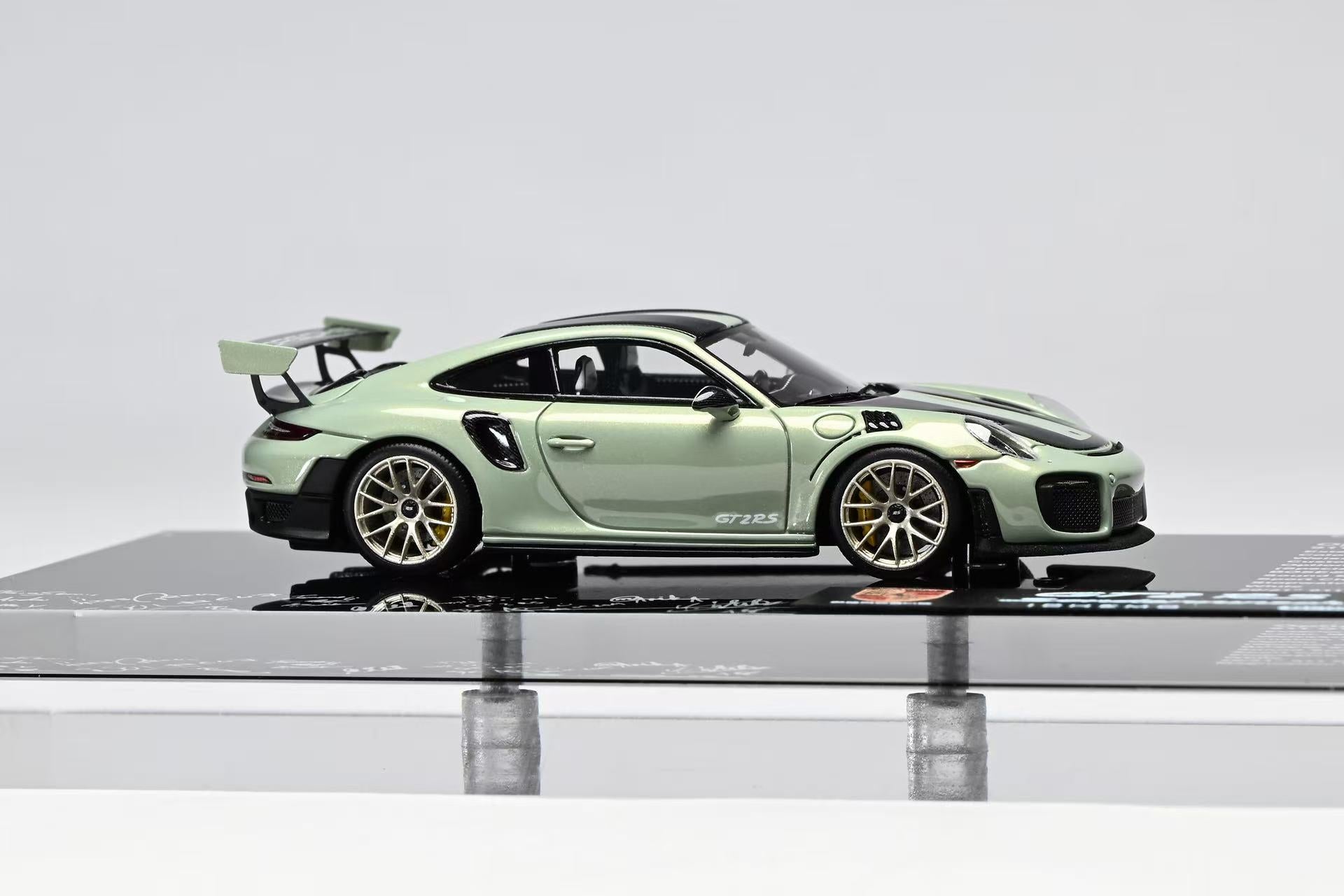 DMH 1:64 Porsche 911 GT2 RS Urban Bamboo – Horizon Diecast