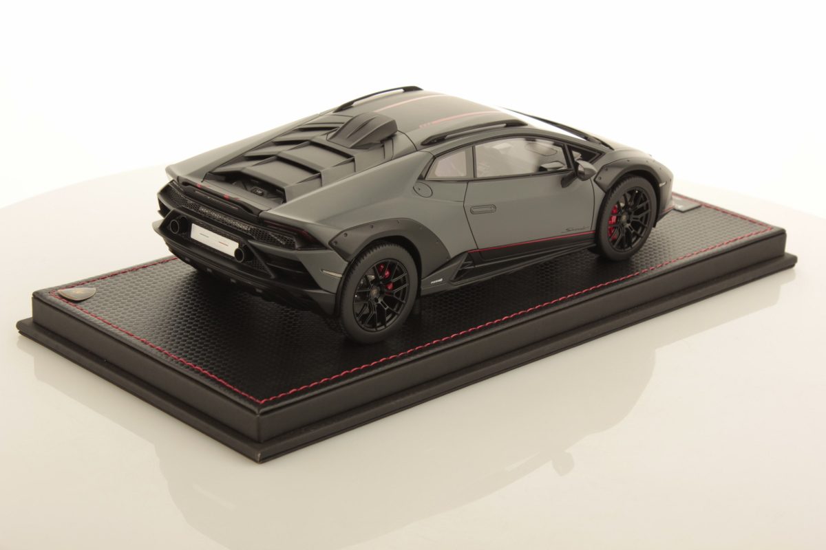MR Collection 1:18 Lamborghini Huracan Sterrato (Grigio Vulcano