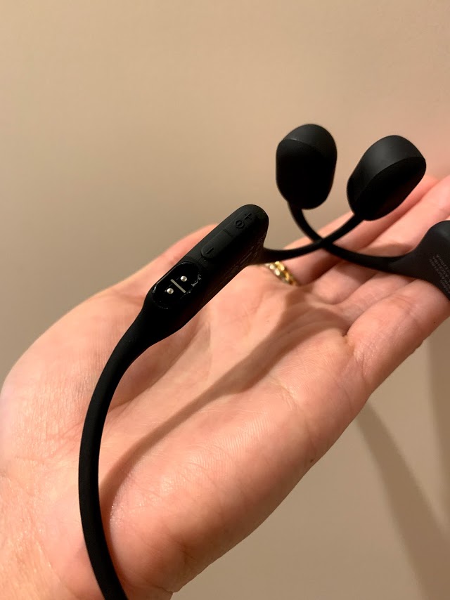 AFTERSHOKZ AEROPEX COSMIC BLACK 骨伝導イヤホン AfterShokz Aeropex