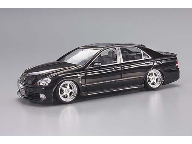 21クラウンプラモデル確認用 1/24 トヨタ GRS210/AWS210 クラウン