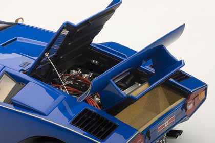AUTOart 1/18 ランボルギーニ カウンタック ウォルターウルフ ブルー