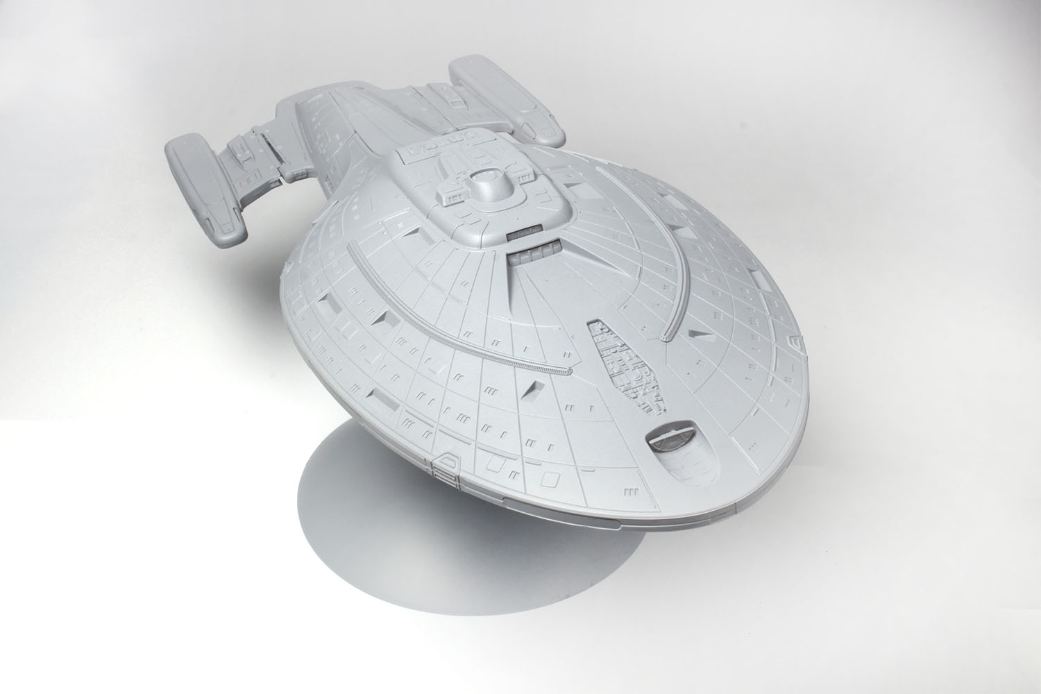 1/1000 スタートレック U.S.S. ヴォイジャー | 鉄道模型・プラモデル