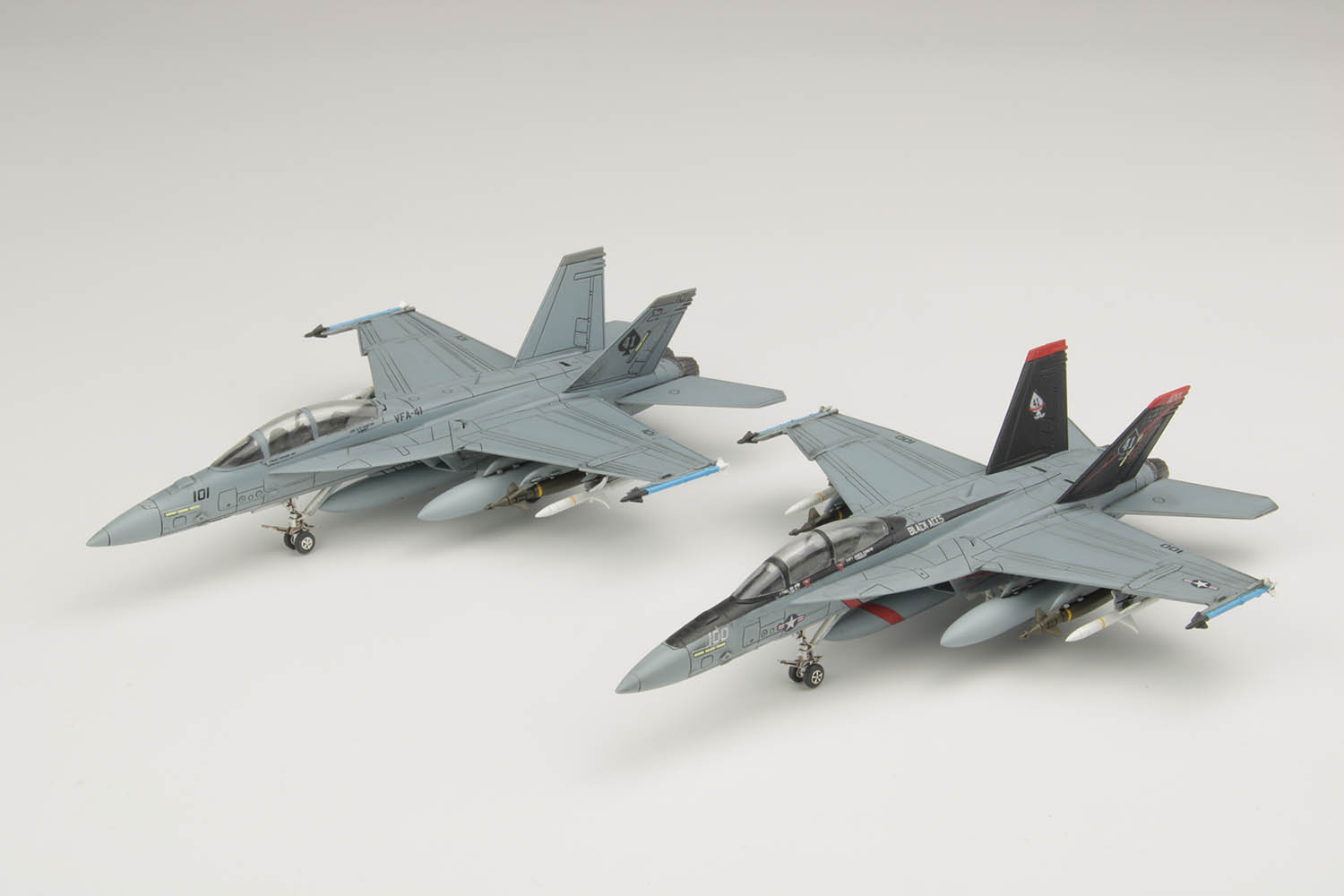 プラッツ AE144-12 1/144 アメリカ海軍 艦上戦闘機 F/A-18F スーパー
