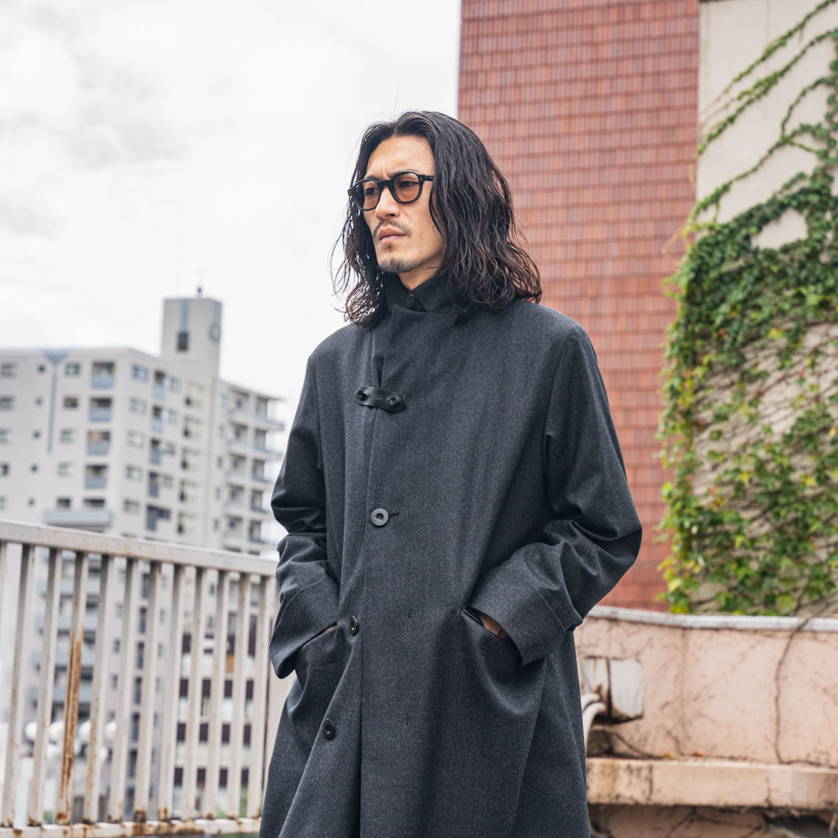 イレニサのチェスターコート | HUES 福岡セレクトショップ