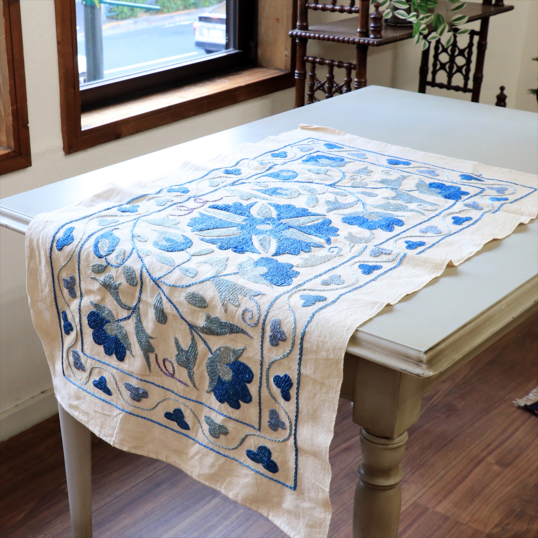 スザンニ刺繍 / ガラタバザール