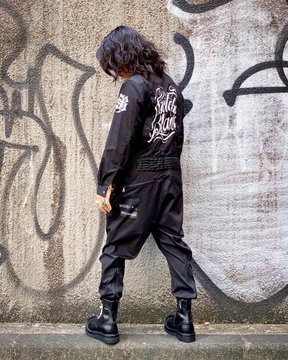 HYDE]スイッチブレードが完全限定生産！HYDEが着るジャンプスーツの