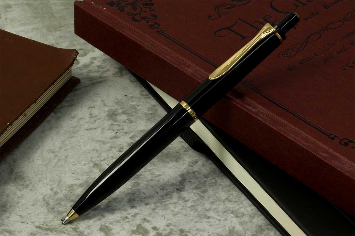 ペリカン（Pelikan） ボールペンクラシック K200 ブラック ボールペン