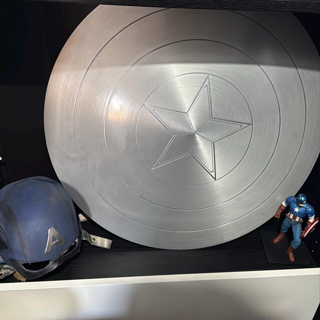 キャプテンアメリカ 盾 シールド 金属製 MARVEL LEGENDS キャプテン
