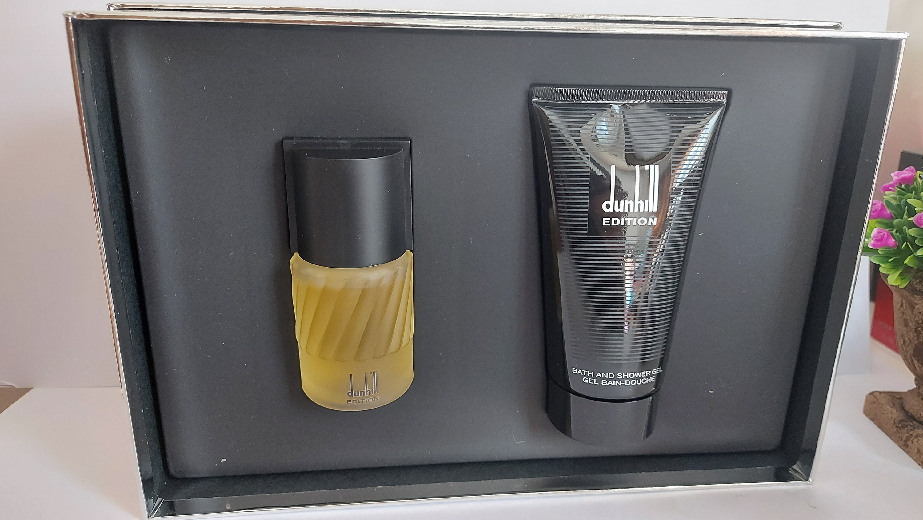 Dunhill Edition Gift Set 50ml Eau De Toilette & Bath and Shower