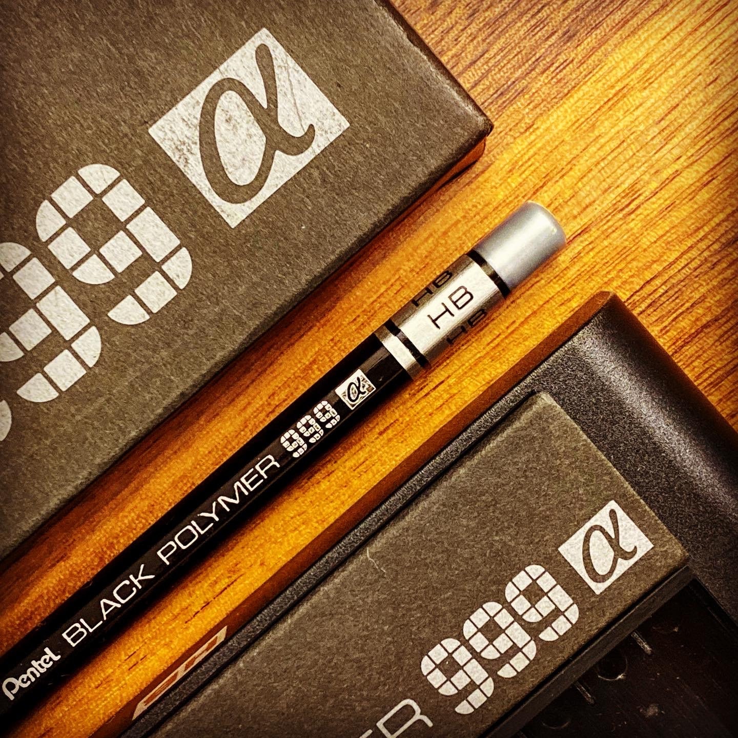 ぺんてるブラックポリマー 999α HB 美品鉛筆