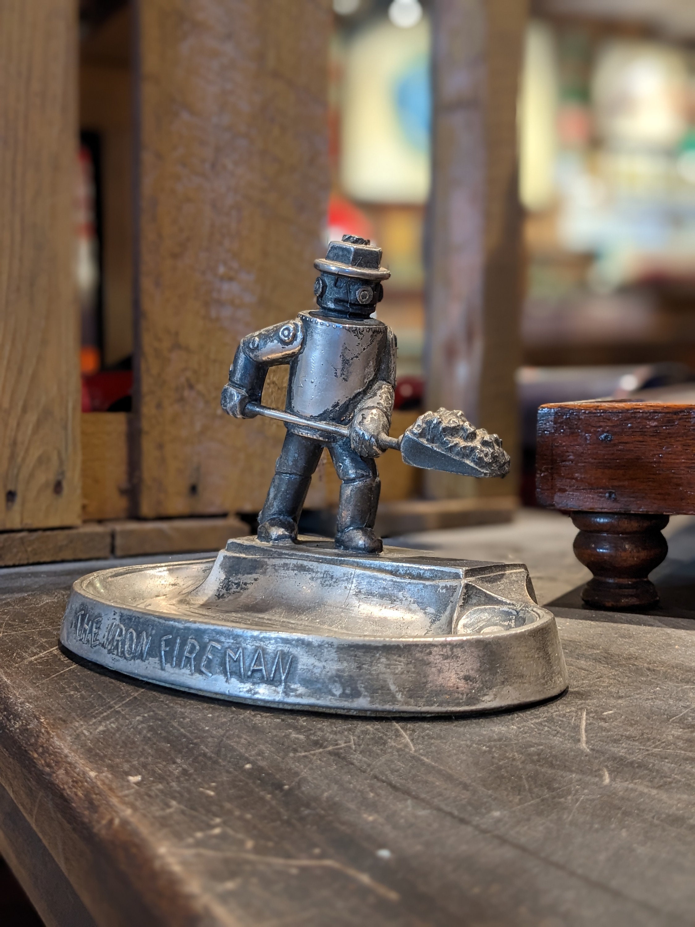 Vintage IRON FIREMAN ASHTRAY 【公式通販】