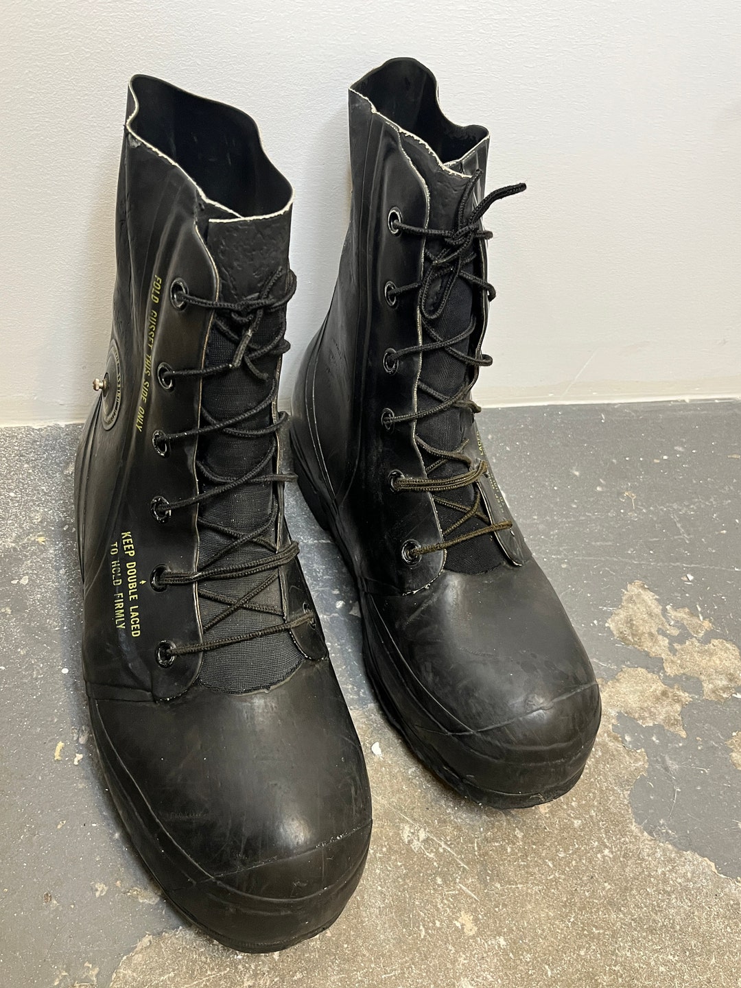 Vintage 1980s Us Military Mickey Mouse Boots. Extreme Cold Weather