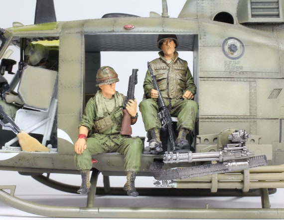 塗装済みフィギュア ベトナム戦争におけるアメリカ兵ライダー UH-1