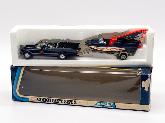 希少 70年代 コーギー バットモービル＆バットボート ギフトセット