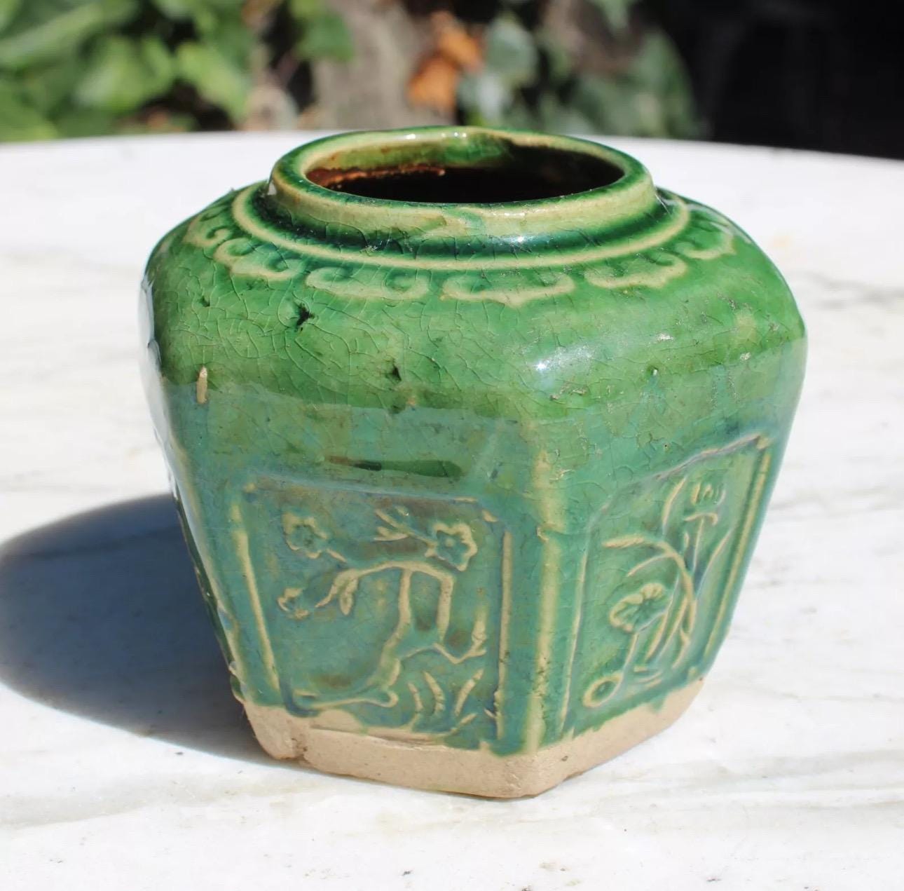 R105 緑釉が枝に絡みつく 花瓶（かびん）陶磁器 アンティーク R105 緑釉が