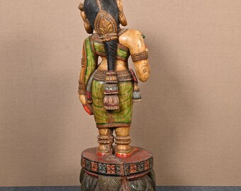 伝統的な女性像 ヴィンテージ 手描きの像 インド彫刻の女性彫刻