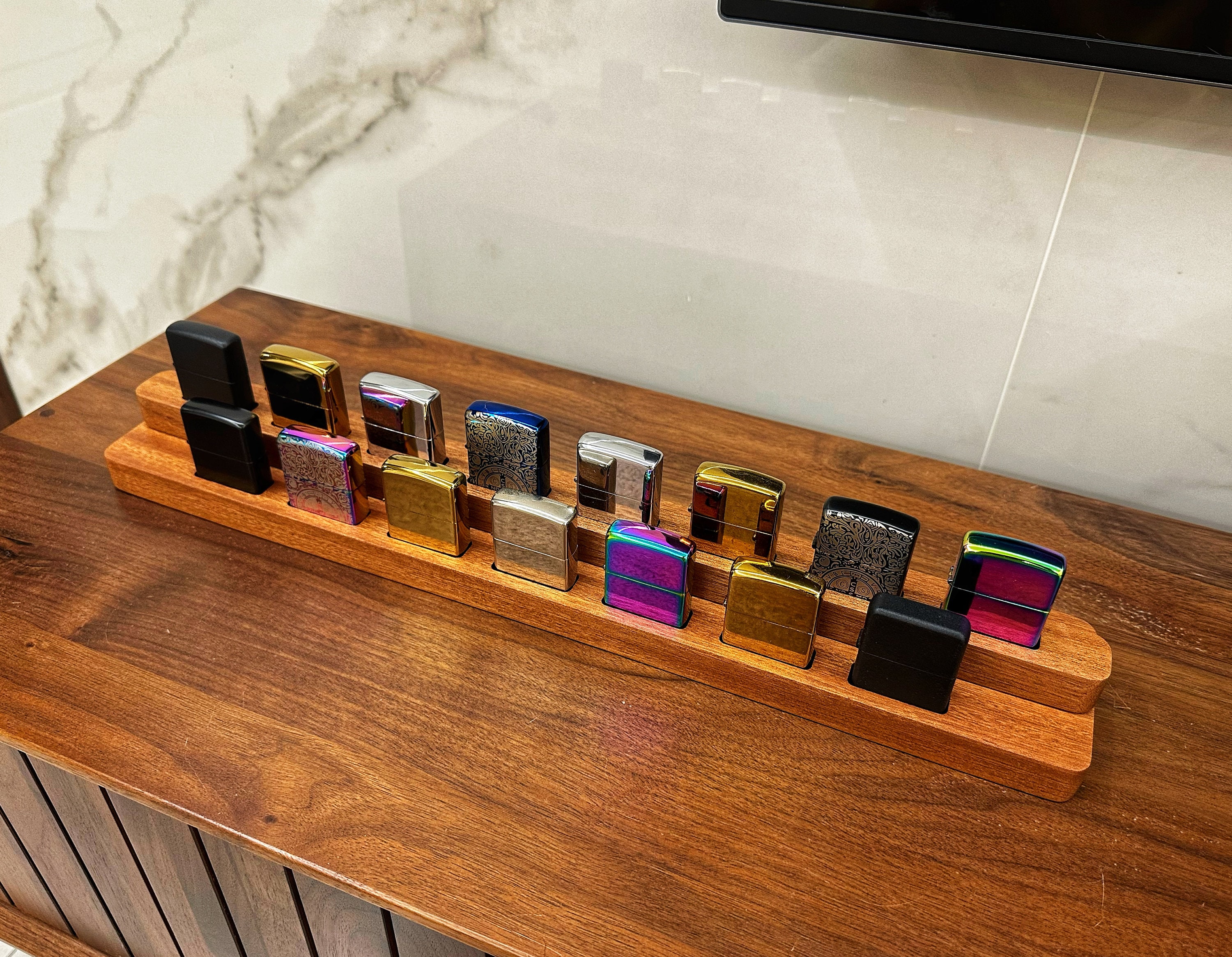 108 個の Zippo ライター用ディスプレイケース、Zippo 多層