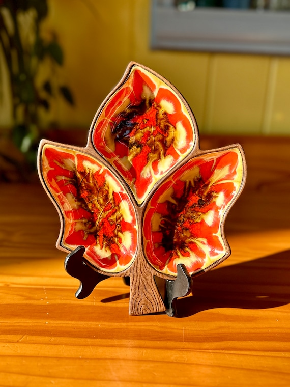 Vintage 1962 Treasure Craft Three Bowl Divided Leaf Dish/vintage