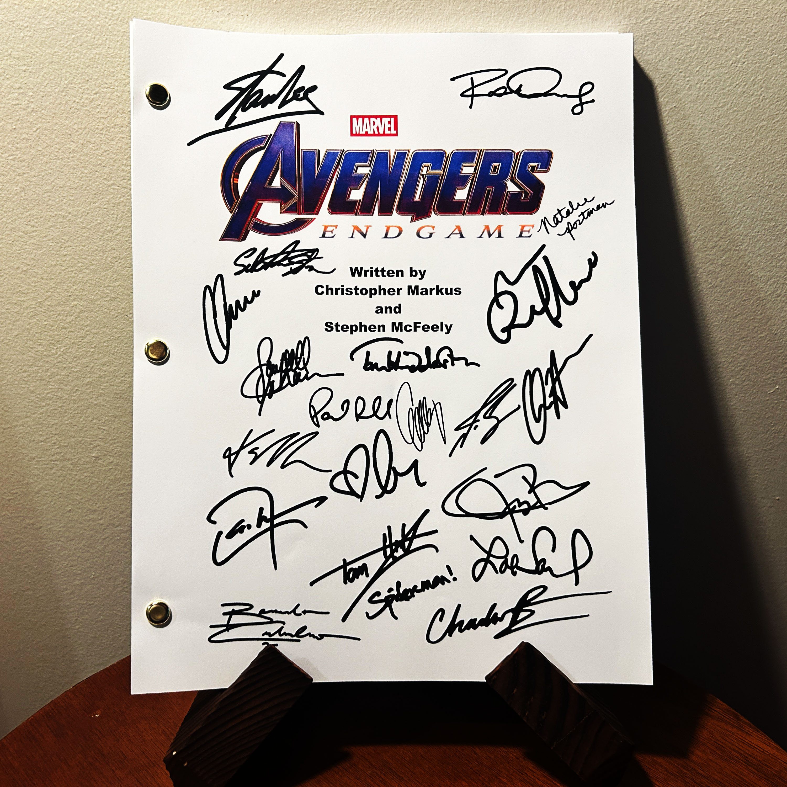 直筆サイン入り写真 ケヴィン・ファイギ アベンジャーズ/エンドゲーム