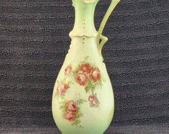 アンティーク 薄緑紫文入り花瓶 アンティーク 薄緑紫文入り花瓶