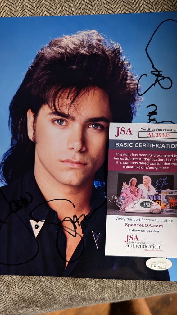 フルハウスのジョン・ステイモスおじさんジェシーのサイン入り8 x 10