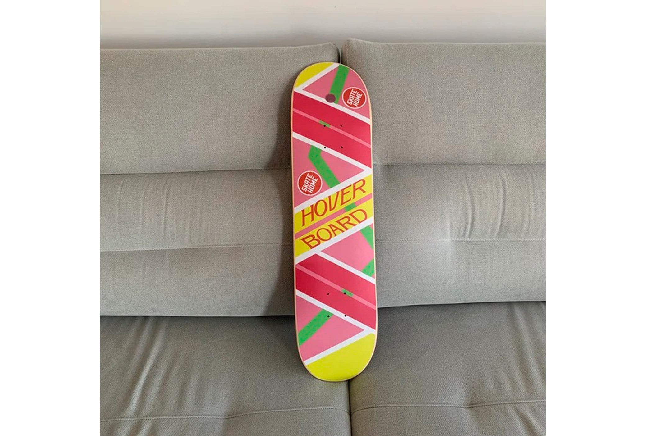 スケート ホバーボード バック トゥ ザ フューチャーを完了します