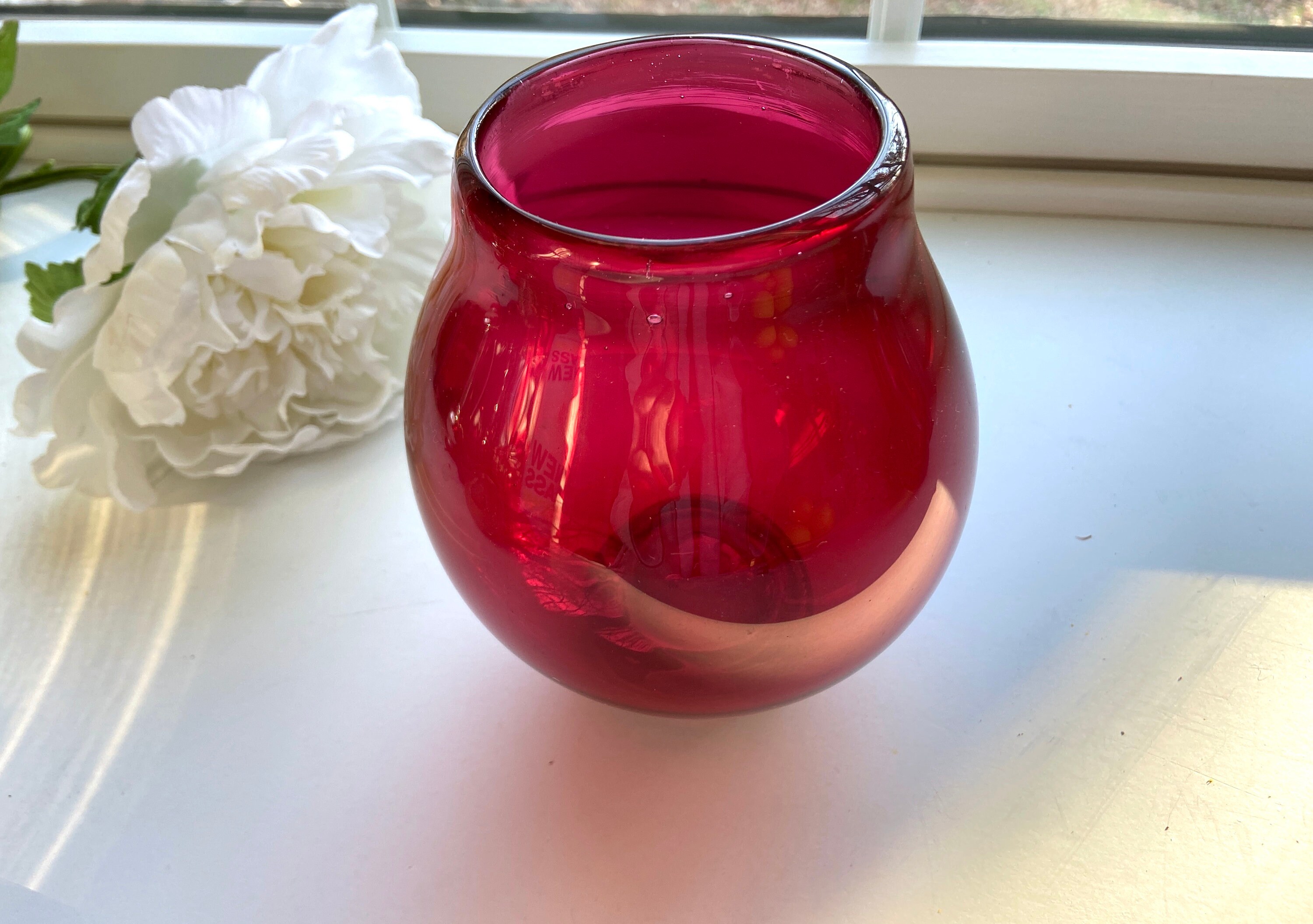 手吹きガラスのチューリップ花瓶：濃いピンクのキャンドルホルダー